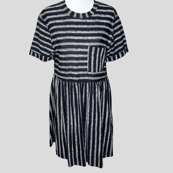 Volcom Pocket Tee T-Shirt Skater Dress Womens Size S Relaxed Striped Black White - Picture 2 of 13